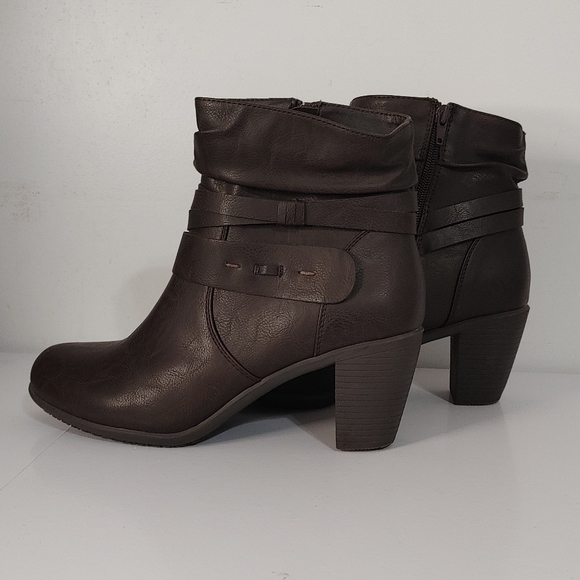 Kelly and Katie Bootie - Picture 6 of 11